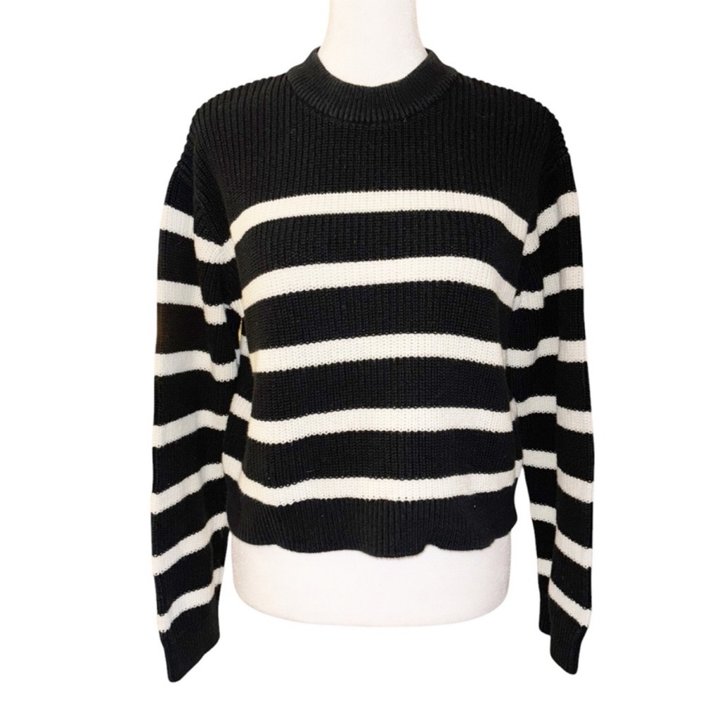 H&M Oversized and Chunky Knit Dark Navy Blue and White Crew Neck Sweater- NWOT